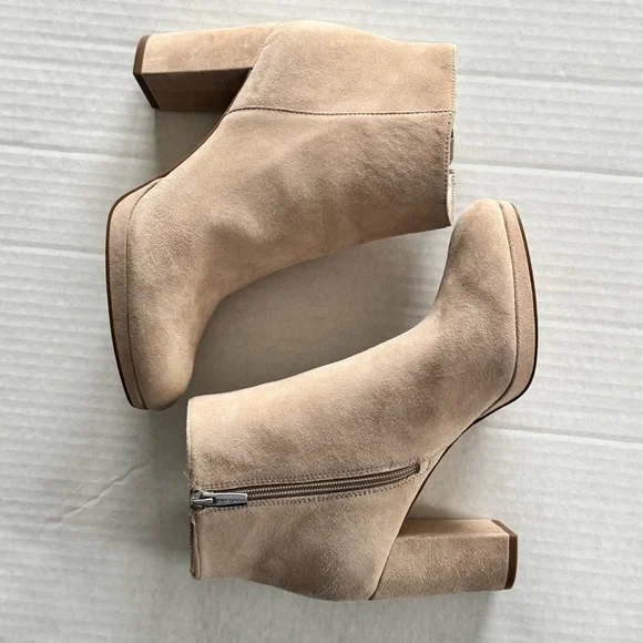 Vince Camuto VP Isanna Boots - Picture 8 of 15